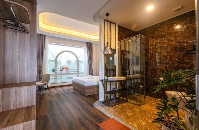 MSing DaLat Hotel