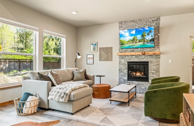 Mt Rainier Retreat Private Hot Tub Firepit
