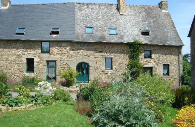 MT ST MICHEL, FOUGERES 8 pers.