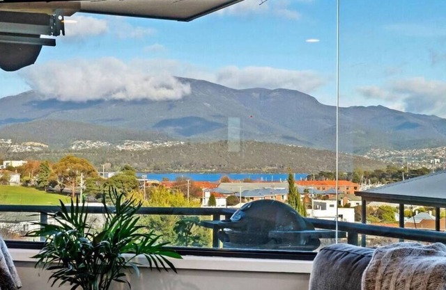 Mt View Large Home,15min to CBD/Airport-Sleeps10