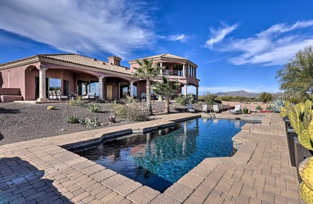 Mtn-View Gem with Pool, BBQ and Fire Pit in Scottsdale