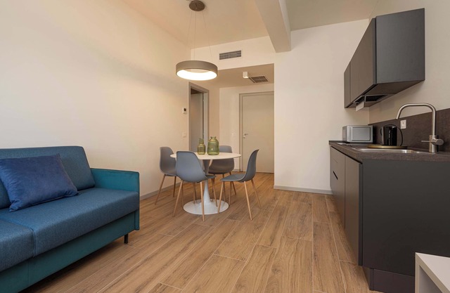 MuBra Apartments - Unit 301