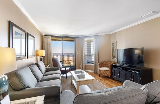 Multi-Room Panoramic Oceanfront Views, Community pool - 505 Summerhouse