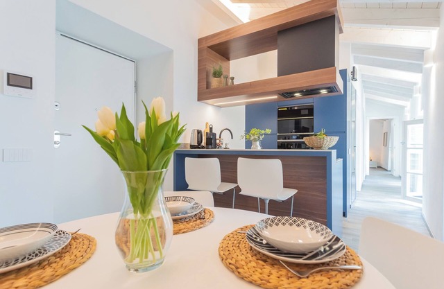 Muralto's Nest - Two Bedroom Apartment, Sleeps 4