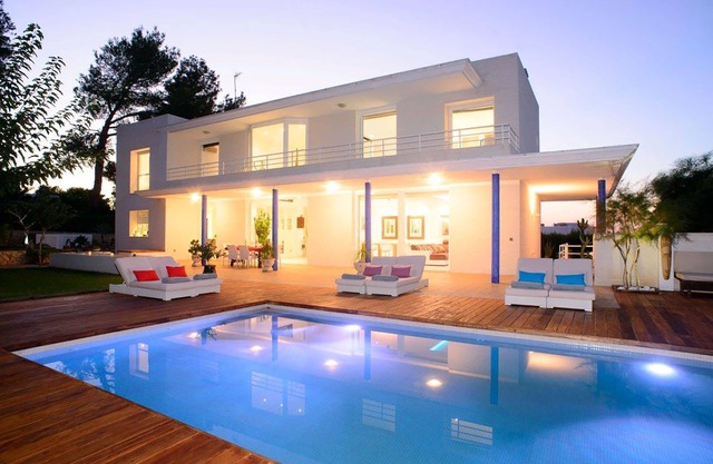 My Rental Homes - Villa Amelia with private pool and well-tended garden