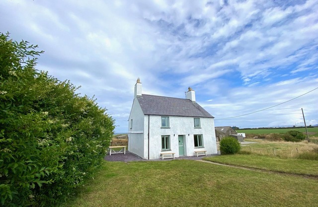 Mynachdy - sleeps 6 guests in 3 bedrooms