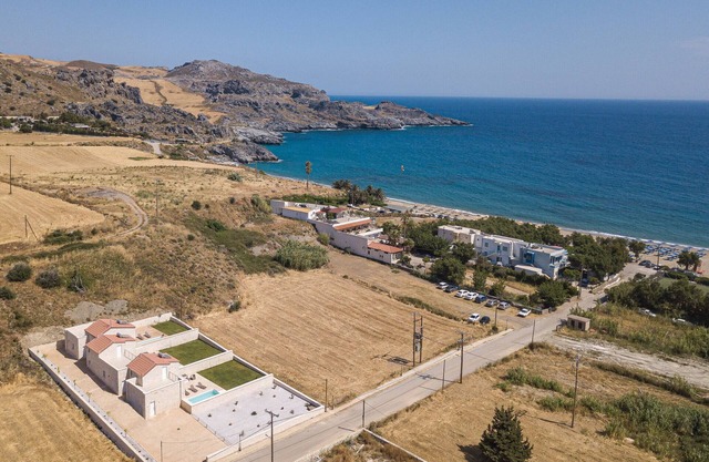 Mythos villa I,pool,Walking distance to beach