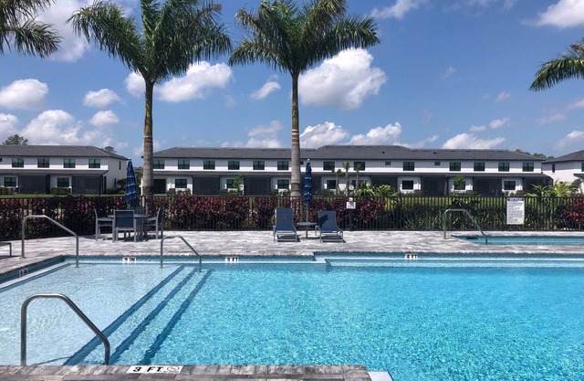 Naples Florida Townhome drive close to beaches and world class shopping.