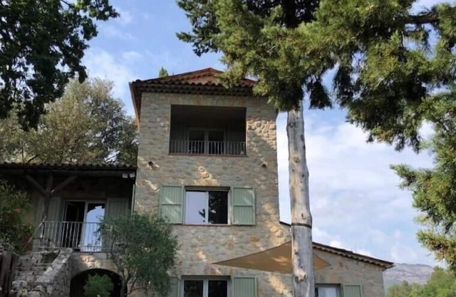 Nature, tranquillity & far-reaching views of the sea & coast of Cannes