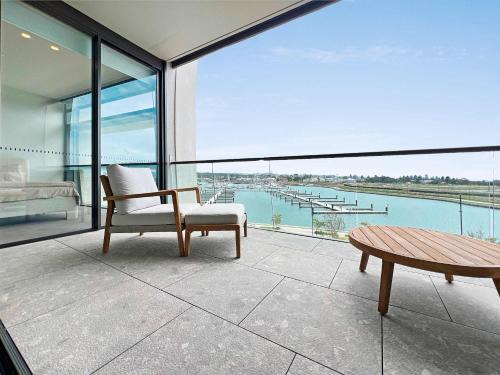 Nautilus View - Luxury Marina Getaway