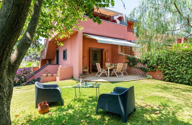 Naxos Seaside Apt with Gardens, Parking and Pool