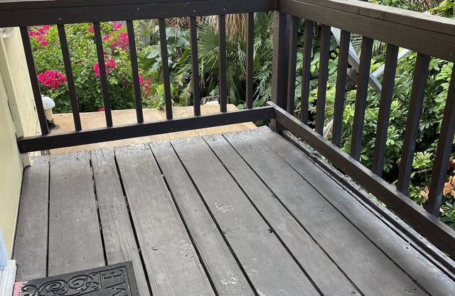 Near Beach and Downtown Apartment