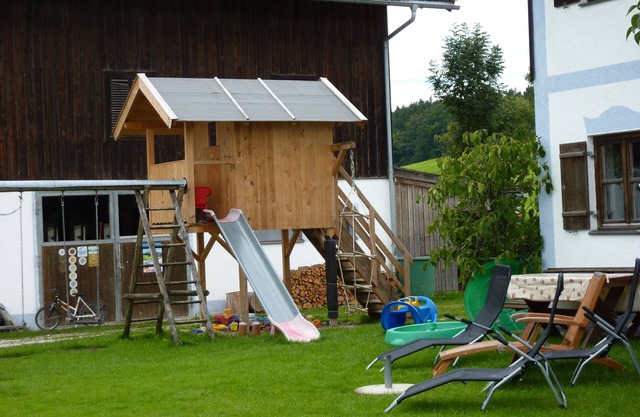 Near Chiemsee: Family-friendly vacation on the * farm, 3 bedrooms.