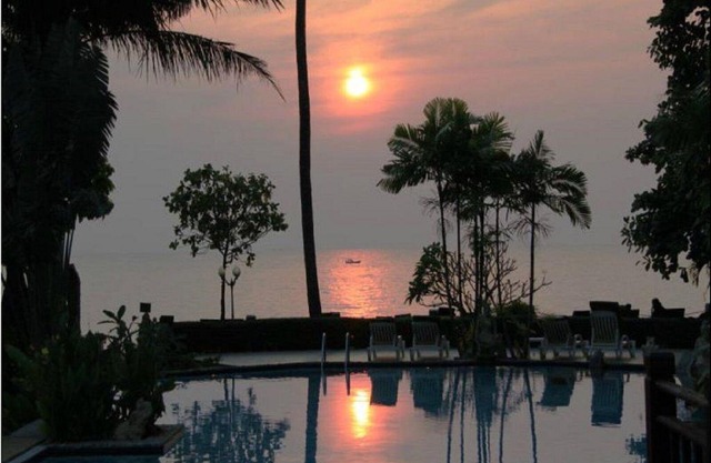 Near the beach, superior one bed with Garden view