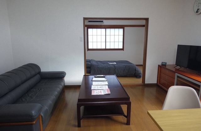 Near Tsuchizawa Interchange on the Nikko Expressway Spacious house for rent All rooms have air con/Nikko Tochigi