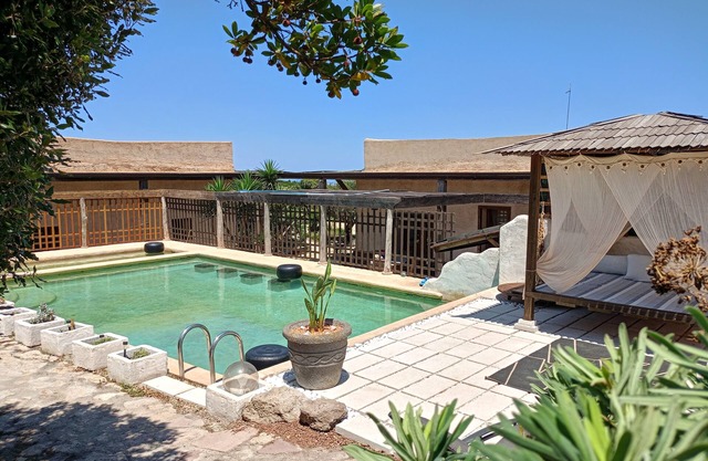 nEco-friendly Retreat ideal for 18 pnNatural Cosmetics &Cooking workshops.nn