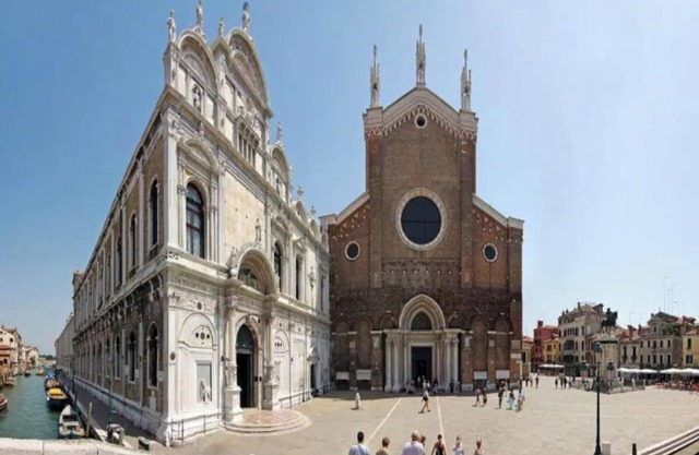 nElegant Canal-View Apartment with Terrace in Venice