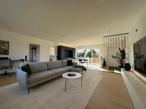 Neues Repräsentatives Designer Loft im Herzen Bayerns