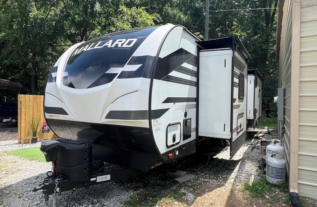 New 1 Bed RV in Conyers on a Hydroponic Farm