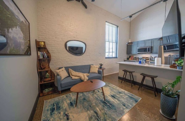 New 1 Bedroom Apartment: Brewery| River| Downtown