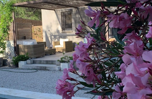 New 2-bedroom villa of 120 m2 with swimming pool in Villeneuve-les-Avignon