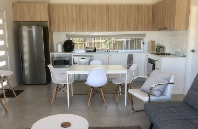 New 2 bedroom granny flat with garden