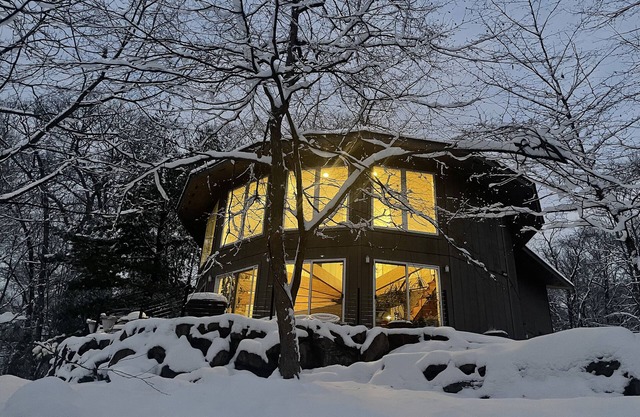 NEW – 2 Side-by-Side Lake Homes Sleep 17 Pet Friendly 2 Private Docks -1 hr NYC