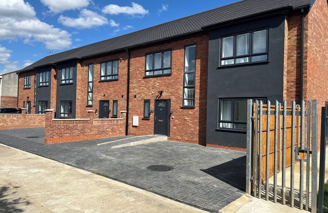 New 3 Bedroom, 3 shower, ideal for Contractors,Companies & Temporary Relocation