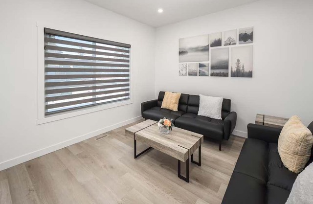 NEW 3BR! FREE Banff Pass, Wine, & Netflix!