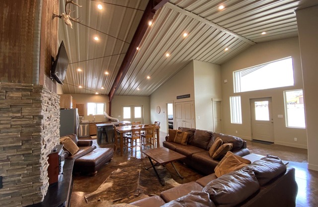 ★NEW 4BD House/Trailer Parking🚗/Corral/Pets OK🐶