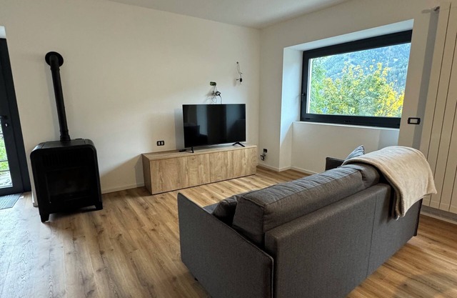 New apartment with panoramic view for 5/6 people 1km from Ponte di Legno