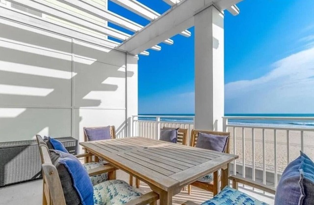 New! Beachfront 3bd/2Bth/Pool/Hot tub 104A