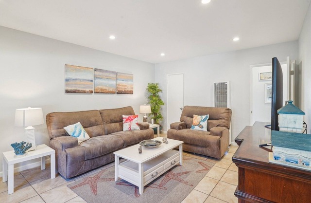 NEW! Beautiful 2 Bed Beach Condo #104
