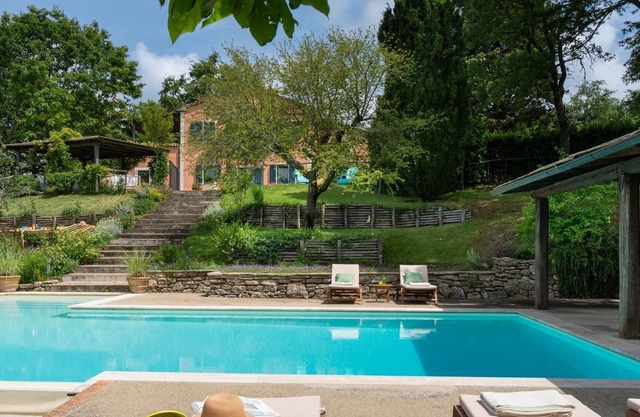 New! Casale Volare, Stylish Tuscany Farmhouse with House Chef,Pool, Pet Friendly, Thermal Baths