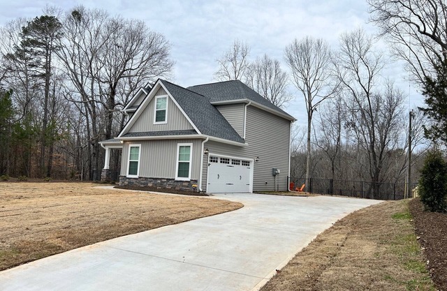 New! Charming New Modern 4/2.5 Home in Clemson SC - Just 5 minutes to Clemson U