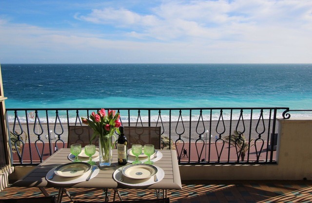 New ! Chic flat on The promenade with fantastic sea view !