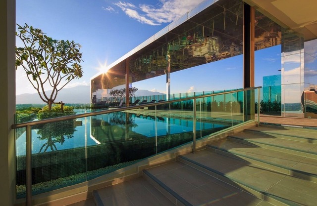 🌟New Elegant 1-BR Near Chiang Mai Night Bazaar/Roof top pool/WIFI