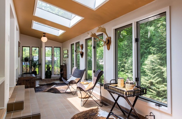 NEW Fireplace, Sunroom, Garden, Bourbon, Downtown LUX, Fully Loaded