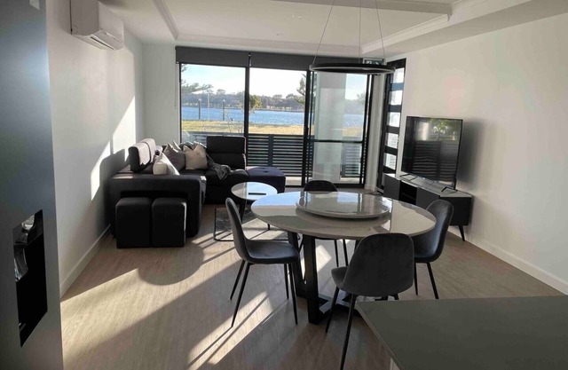 New Ground Floor 2 Bed/2 Bath Apartment Marina