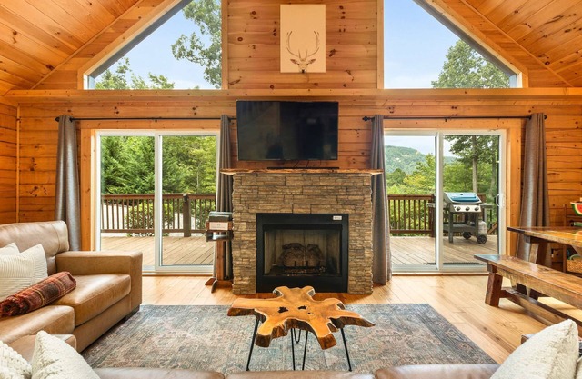 New Hot Tub|Mountain Views|Pet Friendly