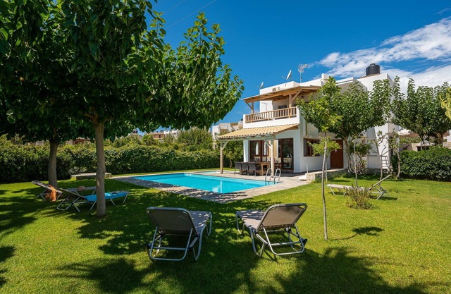 New large villa with private pool