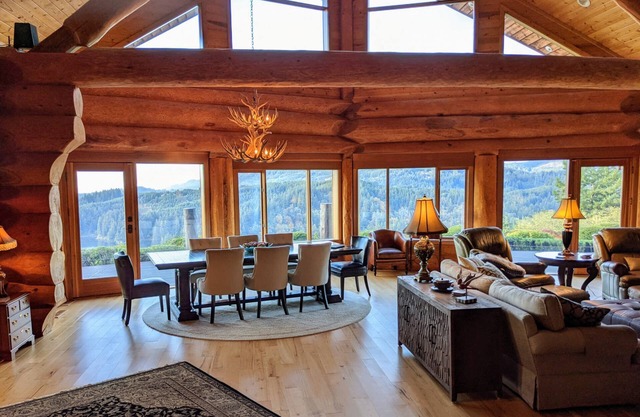 *New Listing* Breathtaking Hill Top Luxury Log Home w/Spectacular views of Mercer Lake and Ocean.