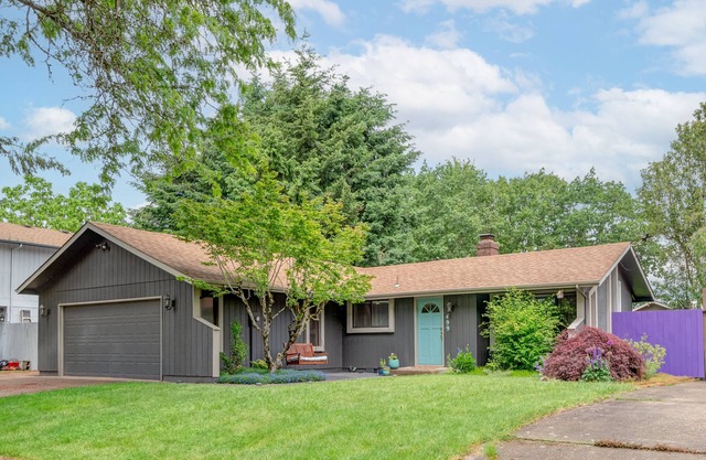 New Listing! Close to Autzen, downtown, U of O! Great for families, pet friendly