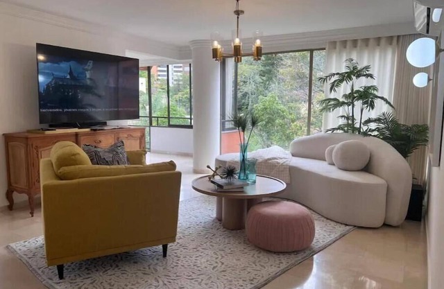NEW LISTING! Luxury & Comfort Apartment in El Poblado, Medellin.