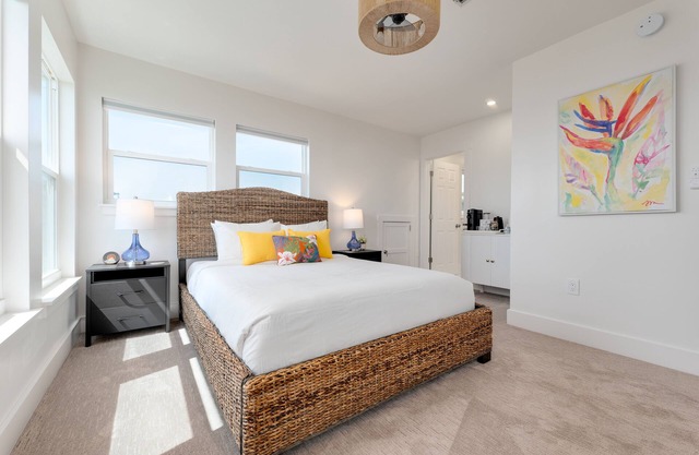 New Listing/1-BR Oceanfront - E