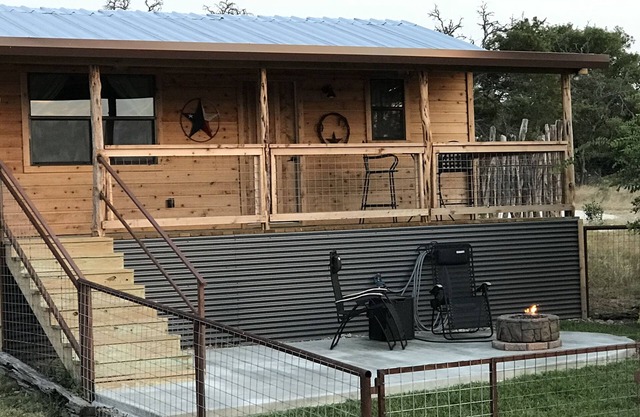 New lower rates. Great reviews Elevated deck, Pet friendly, Romantic scenic