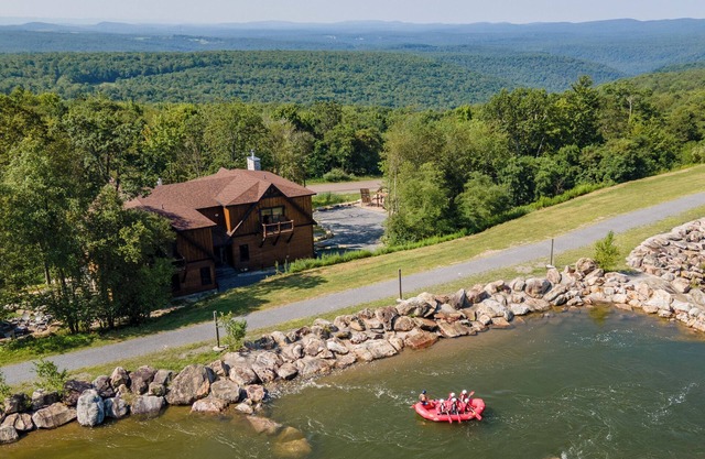 New! Luxury Lodge w/Pool, Sauna & Theater