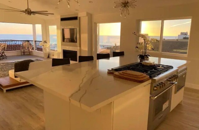 New Luxury Ocean View Penthouse - Del Mar
