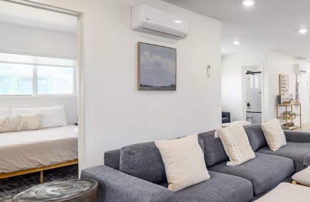 New Midtown Farmhouse - Hot Tub, Patio, Gym