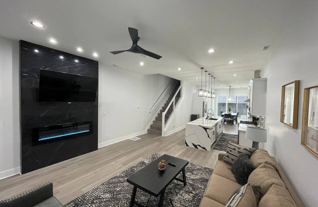 New Modern 4BR/5BA Downtown Indianapolis